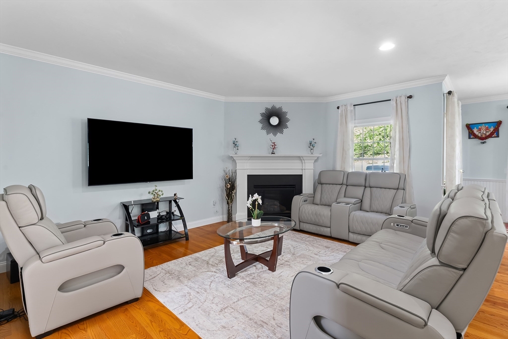 9 Cyrus Way, Unit 9 Northborough, MA 01532 - Photo 6 of 41