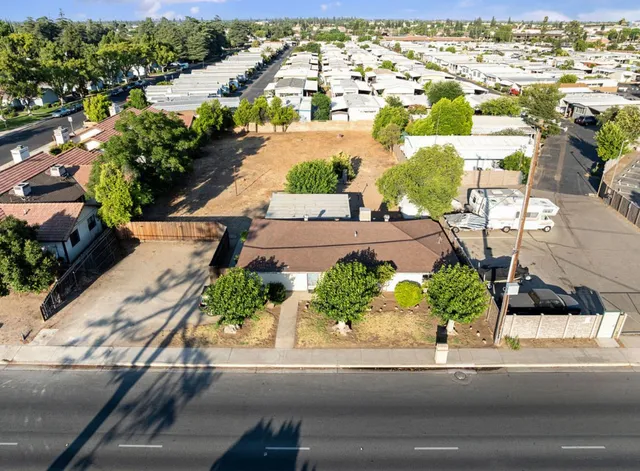 a view of yard with outdoor seating