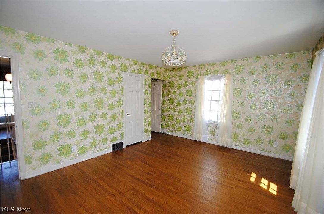 2406 Glendon Road Cleveland, OH 44118 - Photo 19 of 35 Gallery Image 19