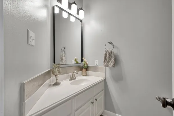 $855,000 | 22 Brywood Place, Spring, TX 77382