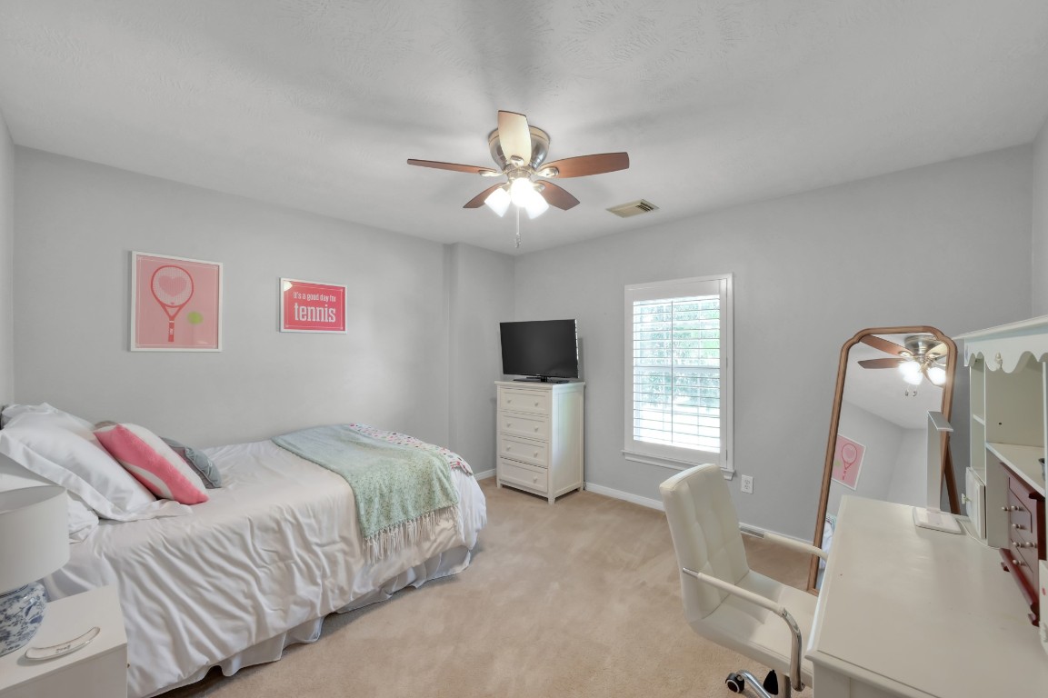22 Brywood Place Spring, TX 77382 - Photo 26 of 31 Auxiliary bedroom