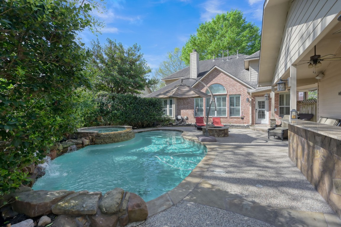 22 Brywood Place Spring, TX 77382 - Photo 30 of 31 Private outdoor oasis, ideal for entertaining