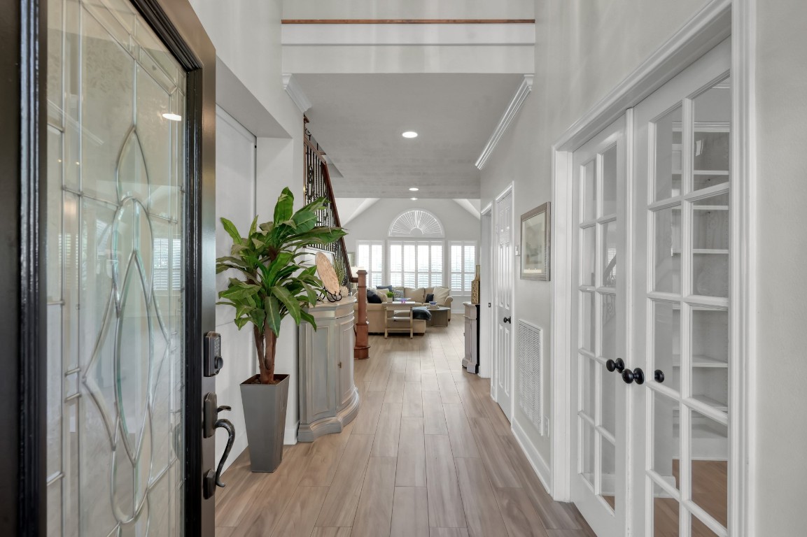 22 Brywood Place Spring, TX 77382 - Photo 3 of 31