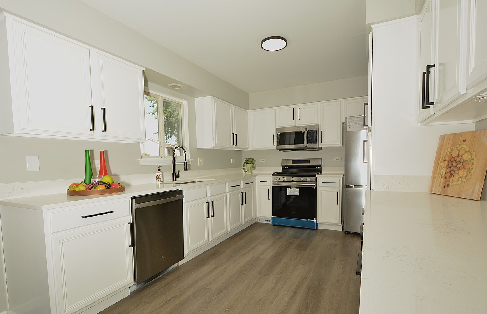 2840 Bluewater Circle Naperville, IL 60564 - Photo 9 of 20