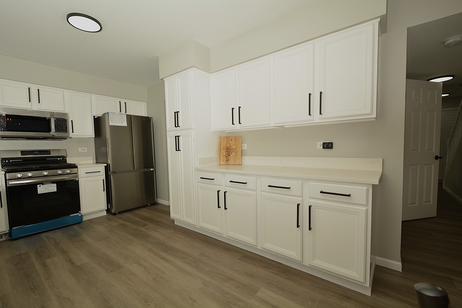 2840 Bluewater Circle Naperville, IL 60564 - Photo 10 of 20