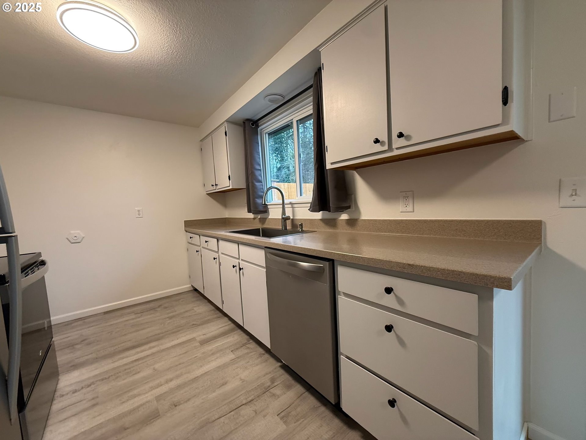 4853 Elderberry Loop Springfield, OR 97478 - Photo 4 of 31