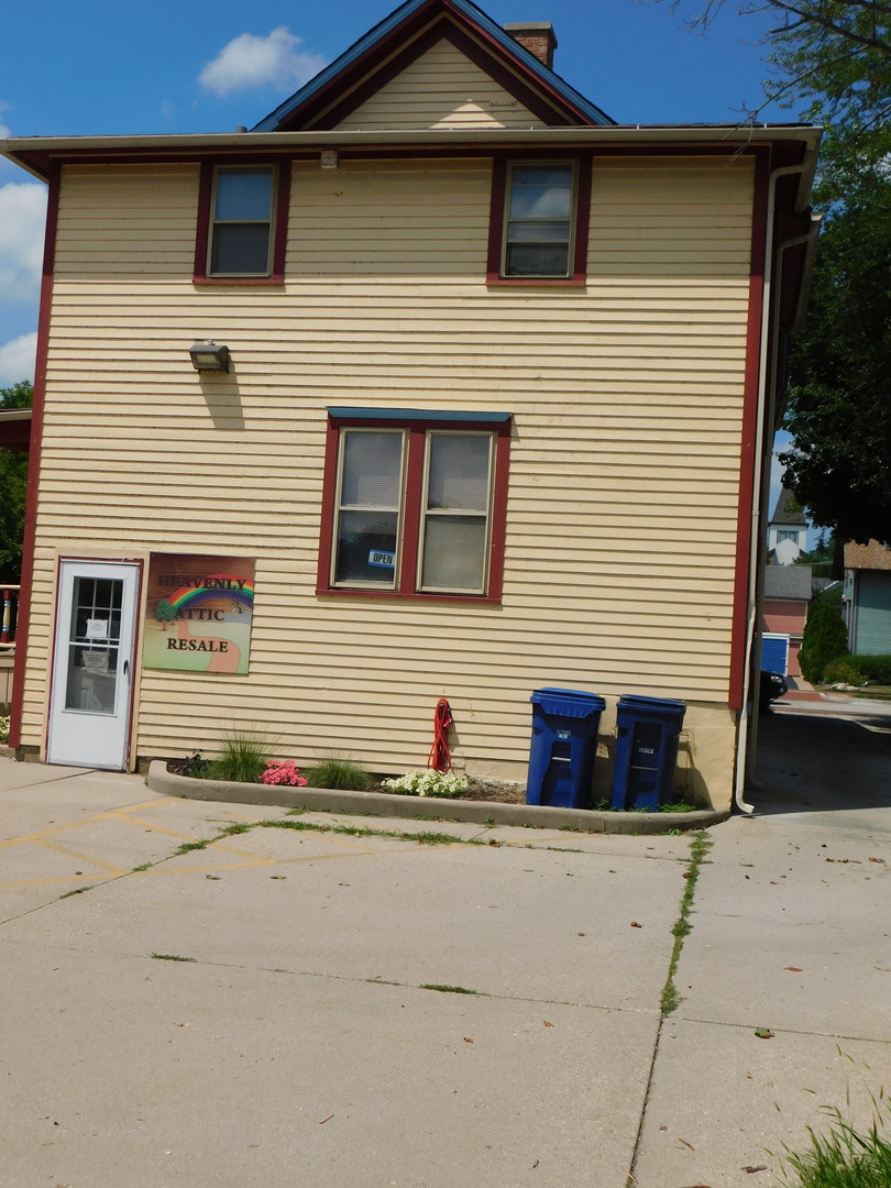 307 South Main Street Algonquin, IL 60102 - Photo 15 of 15 a house view with a street