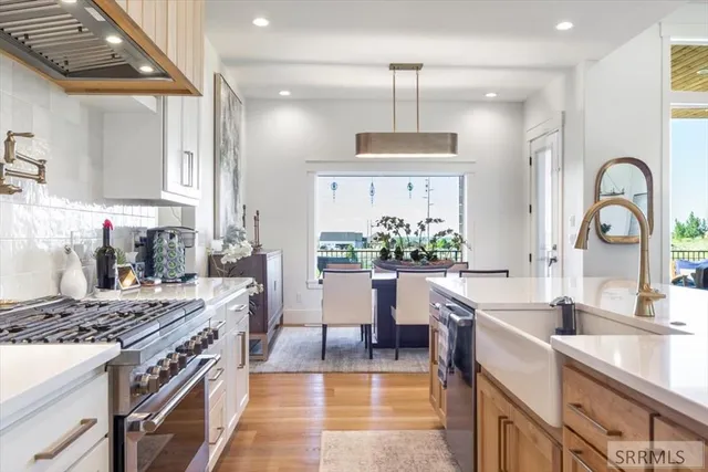 $1,500,000 | 1292 East 1090 North, Shelley, ID 83274