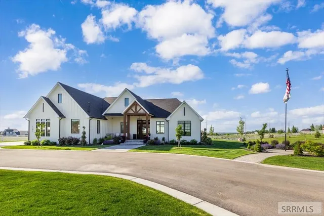 $1,500,000 | 1292 East 1090 North, Shelley, ID 83274