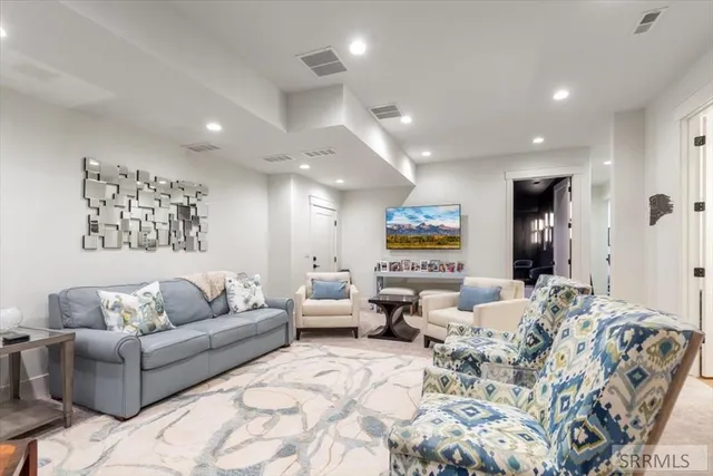 $1,500,000 | 1292 East 1090 North, Shelley, ID 83274