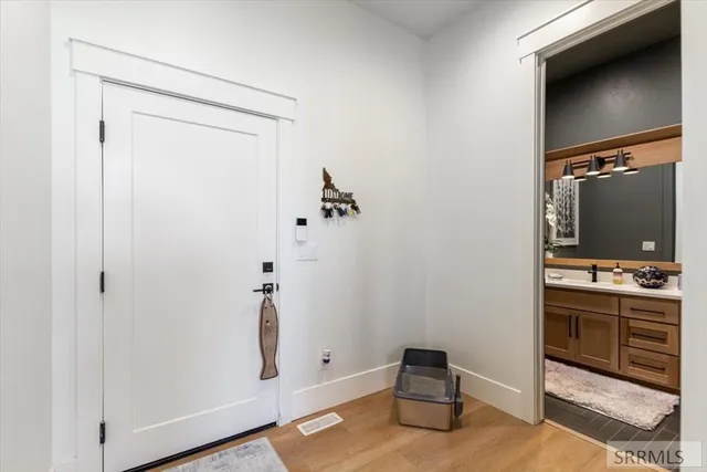 $1,500,000 | 1292 East 1090 North, Shelley, ID 83274