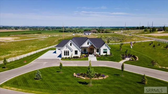 $1,500,000 | 1292 East 1090 North, Shelley, ID 83274