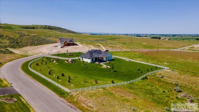 $1,500,000 | 1292 East 1090 North, Shelley, ID 83274