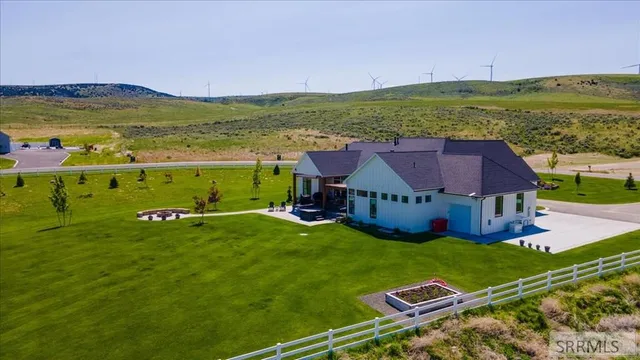 $1,500,000 | 1292 East 1090 North, Shelley, ID 83274