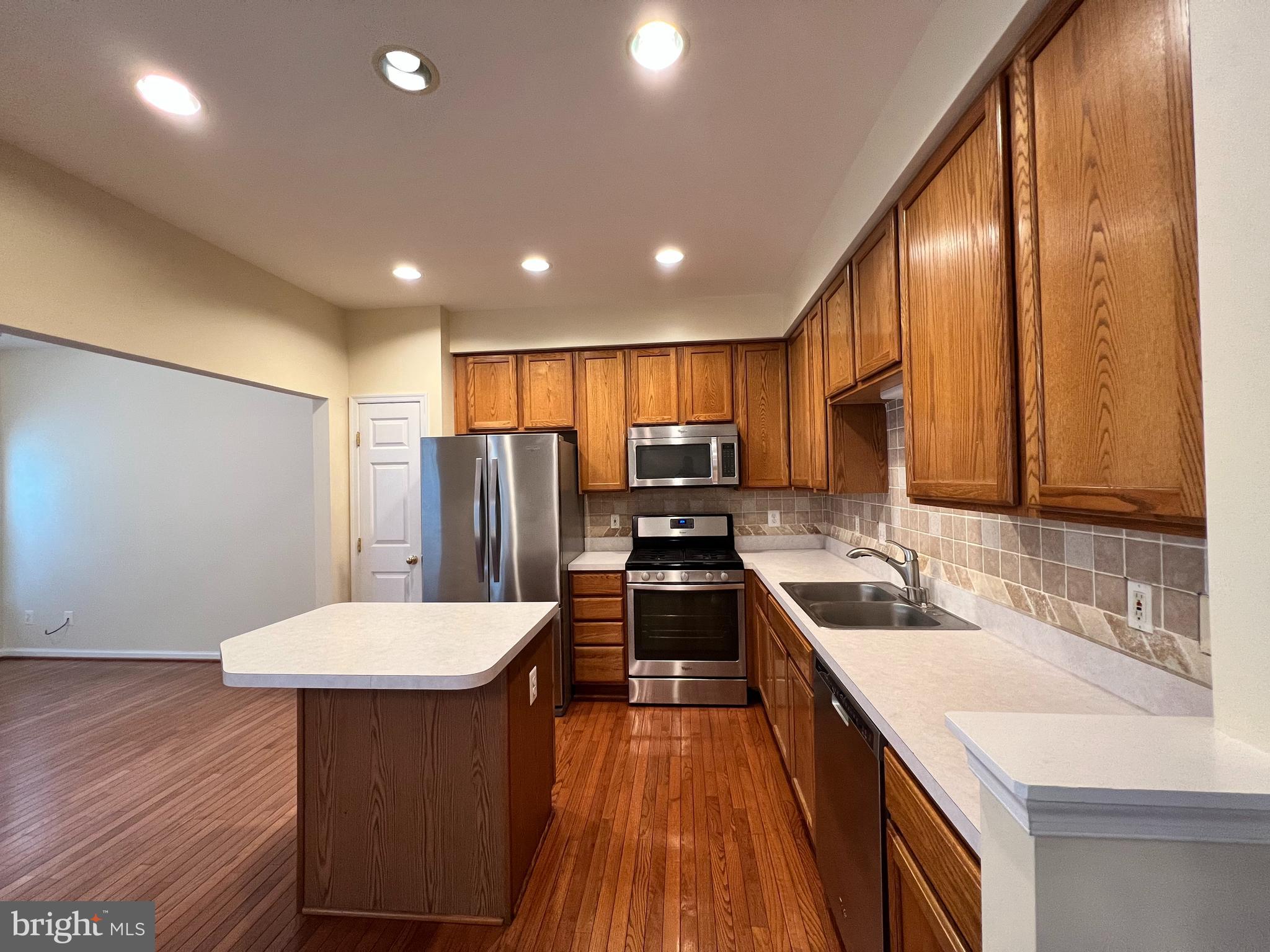 10168 Elgin Way Bristow, VA 20136 - Photo 8 of 37