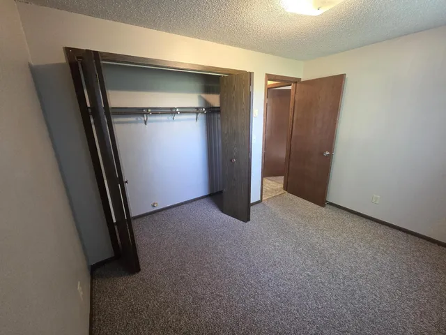 $800 | 1918 Greenwood Street East, Thief River Falls, MN 56701