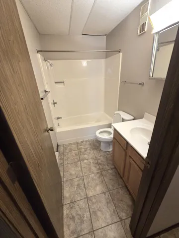 $800 | 1918 Greenwood Street East, Thief River Falls, MN 56701