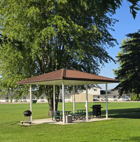 $800 | 1918 Greenwood Street East, Thief River Falls, MN 56701