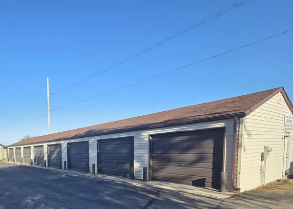 $800 | 1918 Greenwood Street East, Thief River Falls, MN 56701