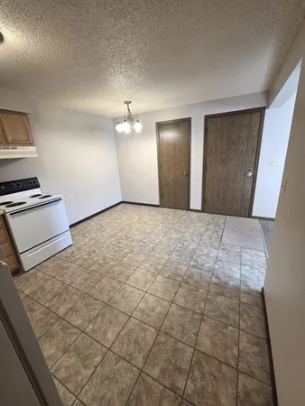 $800 | 1918 Greenwood Street East, Thief River Falls, MN 56701