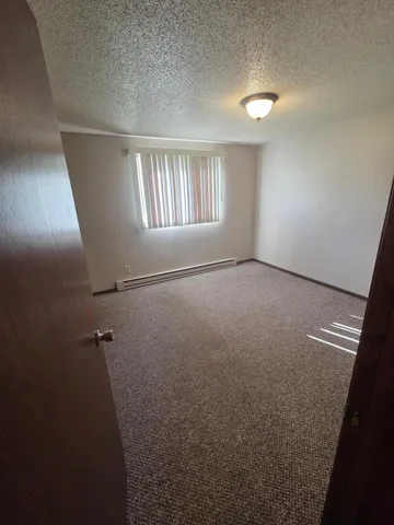 $800 | 1918 Greenwood Street East, Thief River Falls, MN 56701