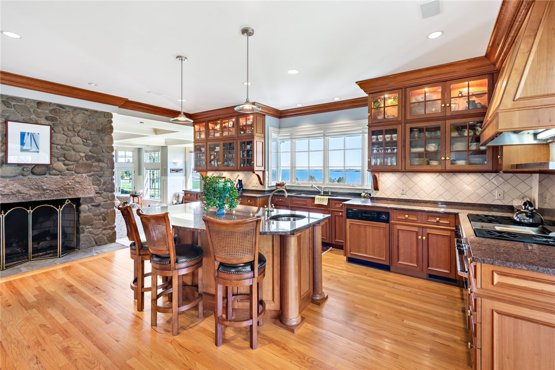 597 Beavertail Road Jamestown, RI 02835 - Photo 11 of 41