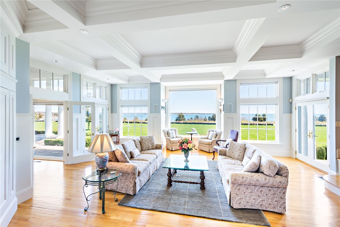 597 Beavertail Road Jamestown, RI 02835 - Photo 9 of 41