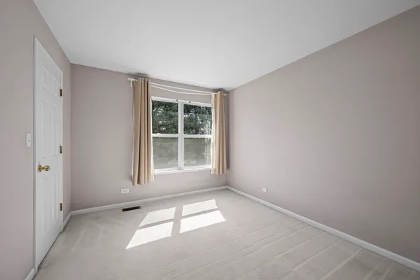 $3,000 | 1165 Windham Lane, Unit 1165, Elk Grove Village, IL 60007