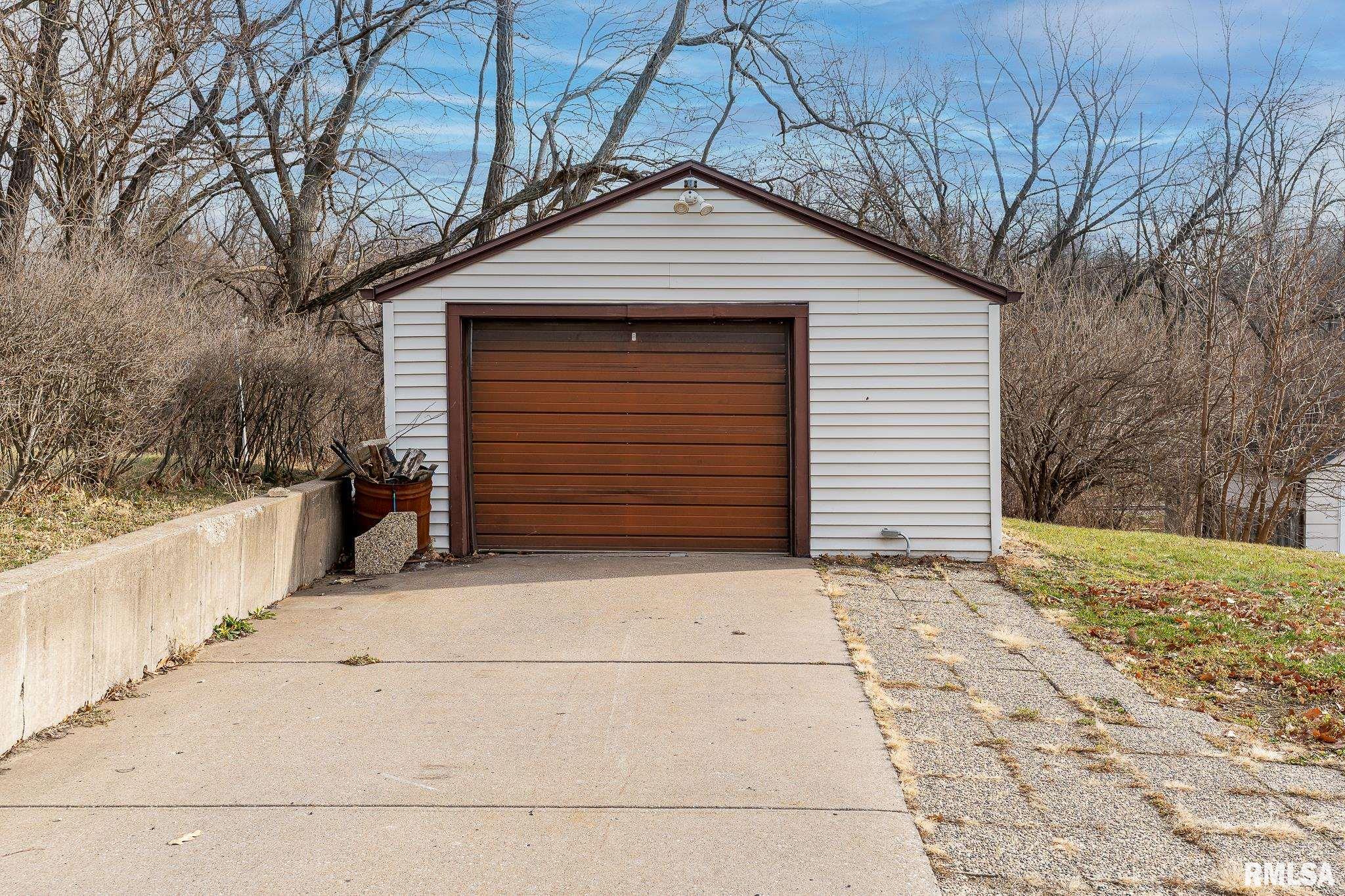 1707 Spring Street Davenport, IA 52803 - Photo 13 of 14 Gallery Image 13