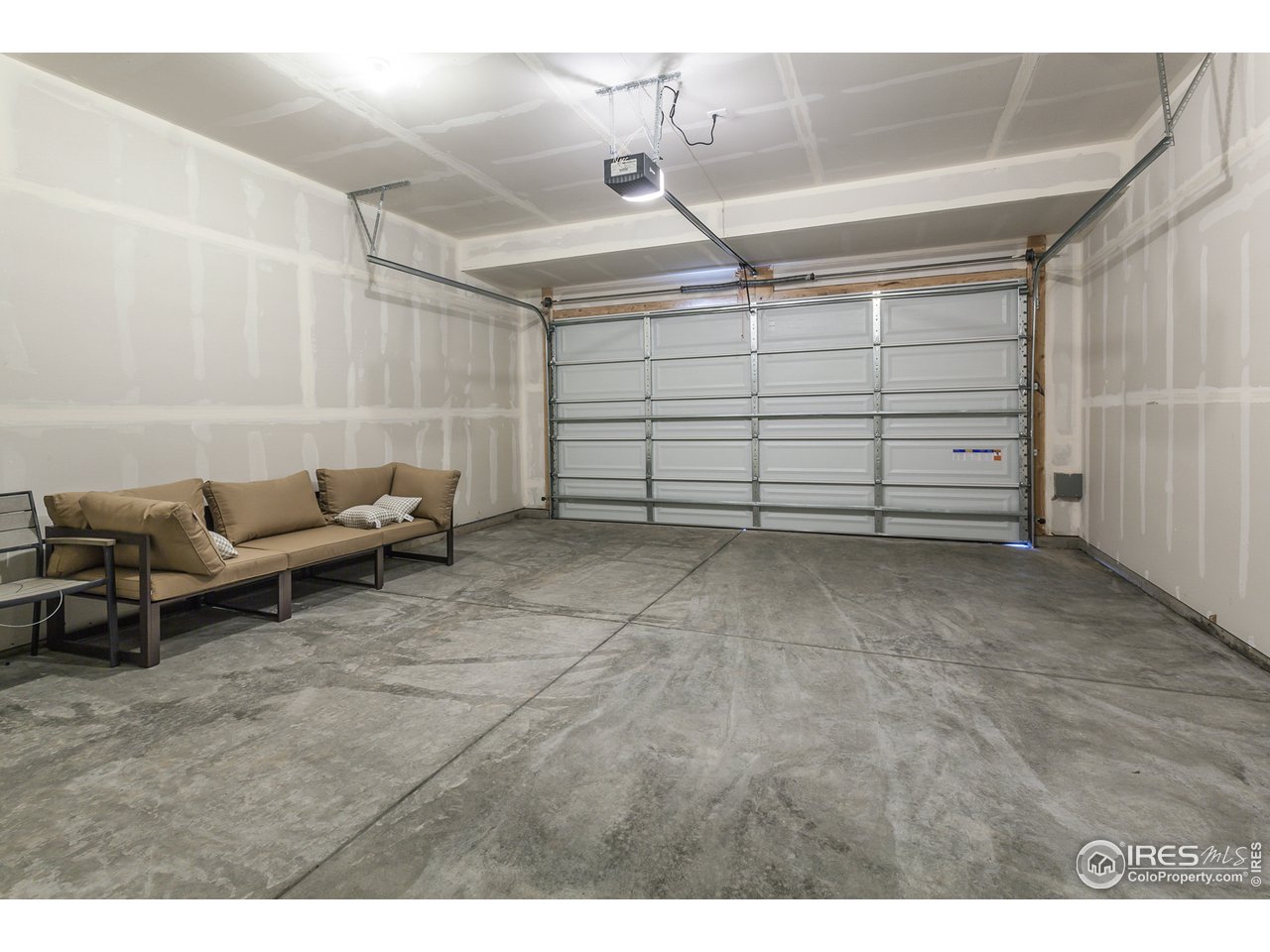 6609 4th St Road, Unit 6 Greeley, CO 80634 - Photo 28 of 29 EXAMPLE PHOTO: GARAGE