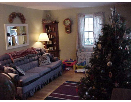 59 Homestead Road Lowell, MA 01850 - Photo 6 of 6 Gallery Image 6