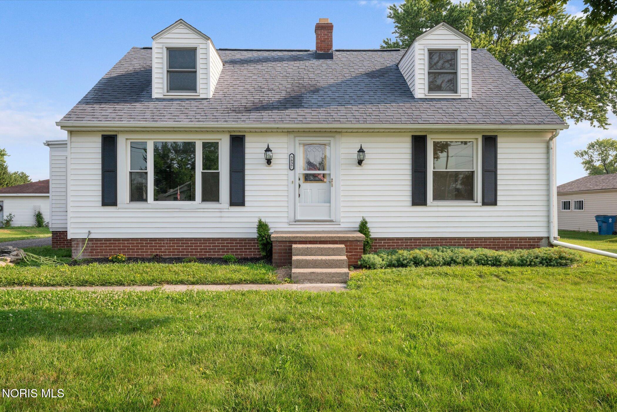 5837 Seaman Road Oregon, OH 43616 - Photo 4 of 38 Gallery Image 4