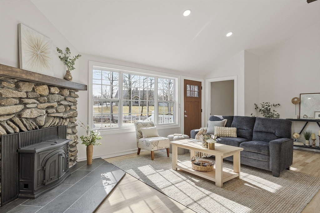 21 Davis Road Westminster, MA 01473 - Photo 6 of 32 Gallery Image 6