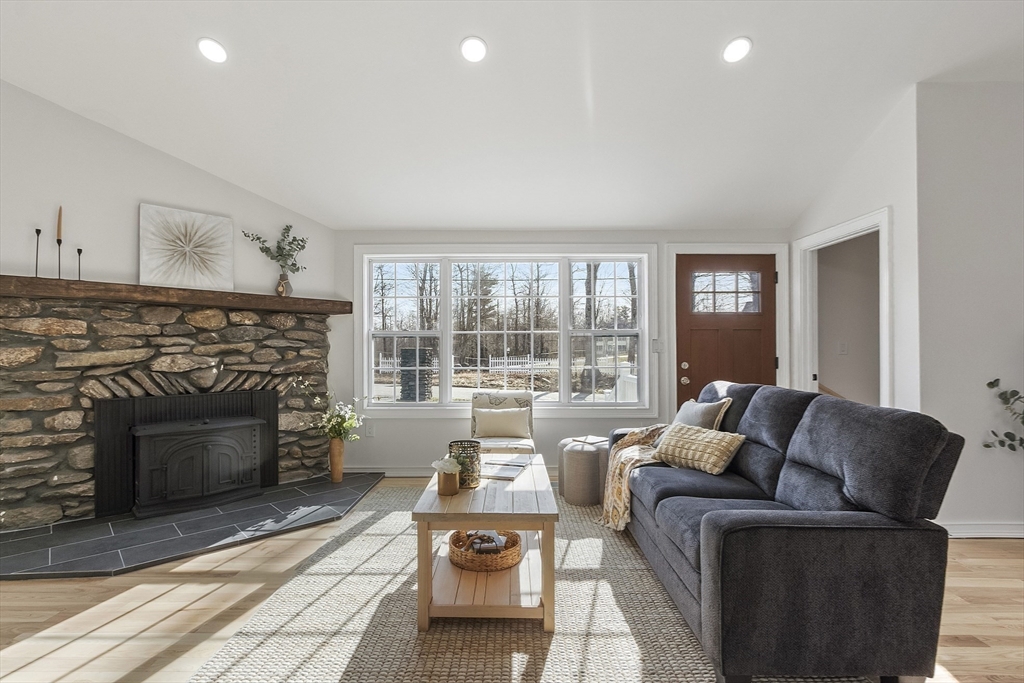 21 Davis Road Westminster, MA 01473 - Photo 7 of 32 Gallery Image 7