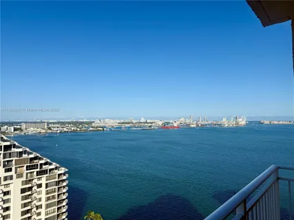 $360,000 | 770 Claughton Island Drive, Unit PH21, Miami, FL 33131