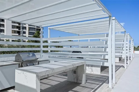 $360,000 | 770 Claughton Island Drive, Unit PH21, Miami, FL 33131
