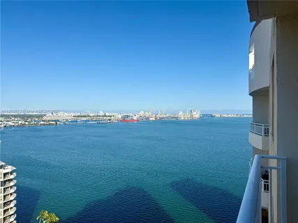 $360,000 | 770 Claughton Island Drive, Unit PH21, Miami, FL 33131
