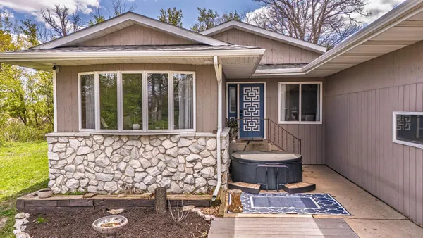 $349,900 | 55739 140th Street, Lyle, MN 55953