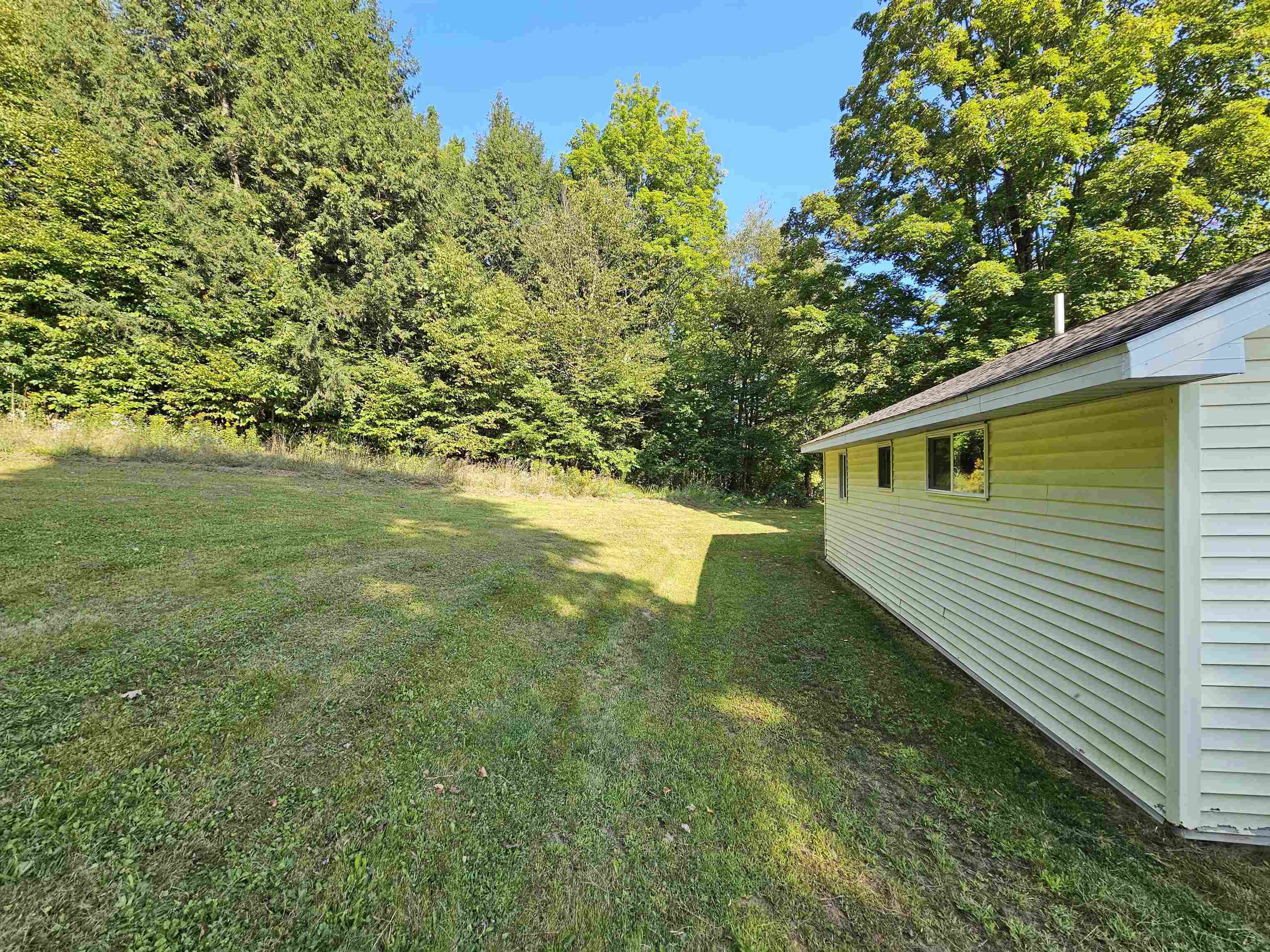 1931 West 16 Road Mesick, MI 49668 - Photo 15 of 19