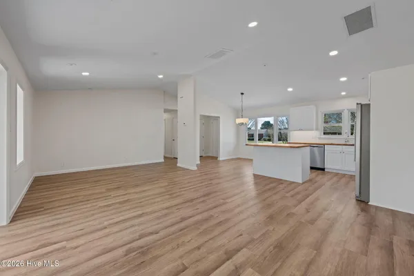 $395,000 | 6005 Brig Court, New Bern, NC 28560