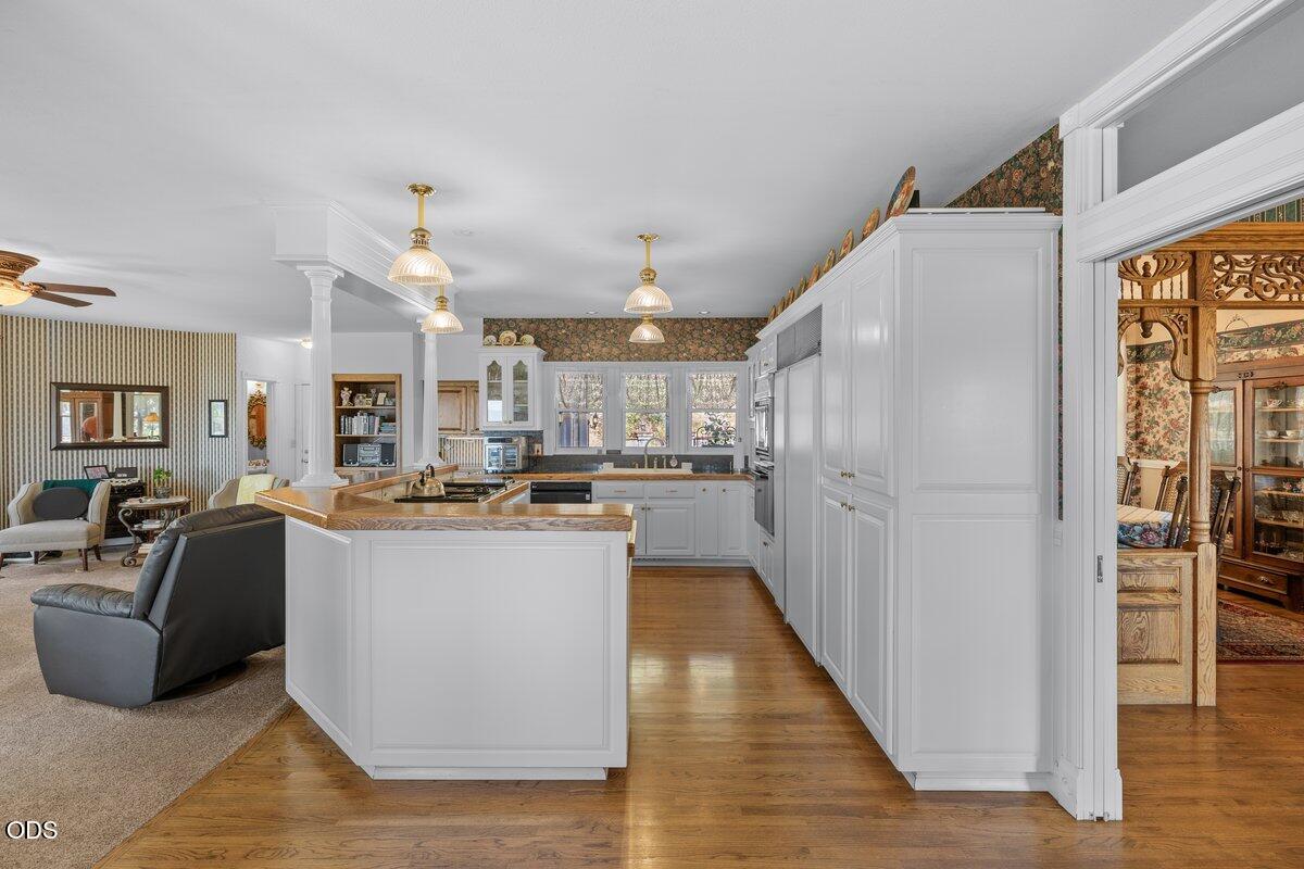 4303 Tami Lane Central Point, OR 97502 - Photo 12 of 49