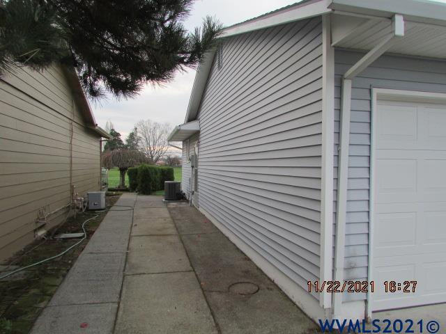 1613 Princeton Road Woodburn, OR 97071 - Photo 5 of 36