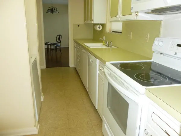 $350,000 | 20 Southeast Turtle Creek Drive, Unit F, Tequesta, FL 33469