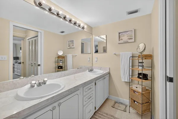 $350,000 | 20 Southeast Turtle Creek Drive, Unit F, Tequesta, FL 33469