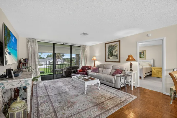 $350,000 | 20 Southeast Turtle Creek Drive, Unit F, Tequesta, FL 33469