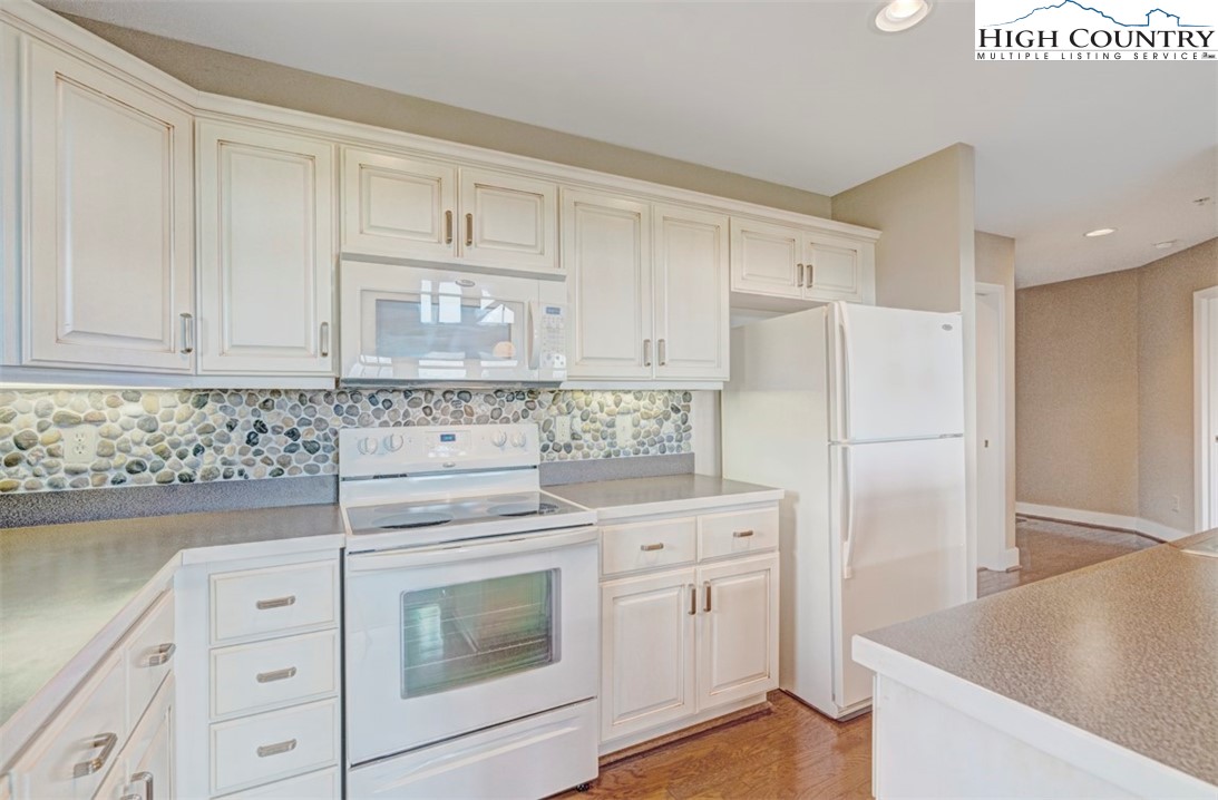 942 Ridge Haven Parkway, Unit R1232 Banner Elk, NC 28604 - Photo 9 of 28 Gallery Image 9