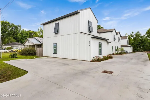 $1,650 | 204 Romero Street, Unit C, Youngsville, LA 70592