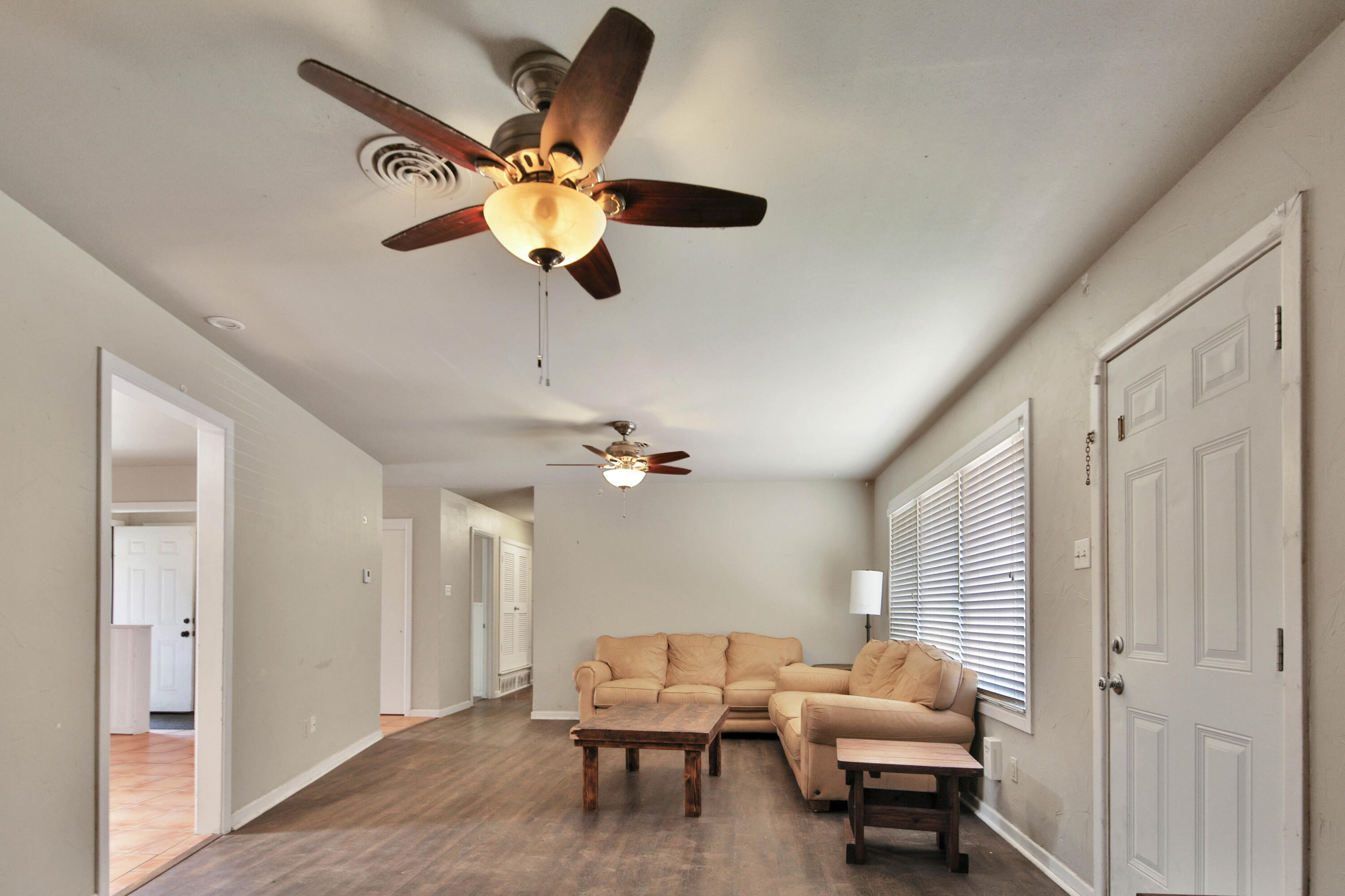 4401 28th Street Lubbock, TX 79410 - Photo 6 of 38 IMG_9864