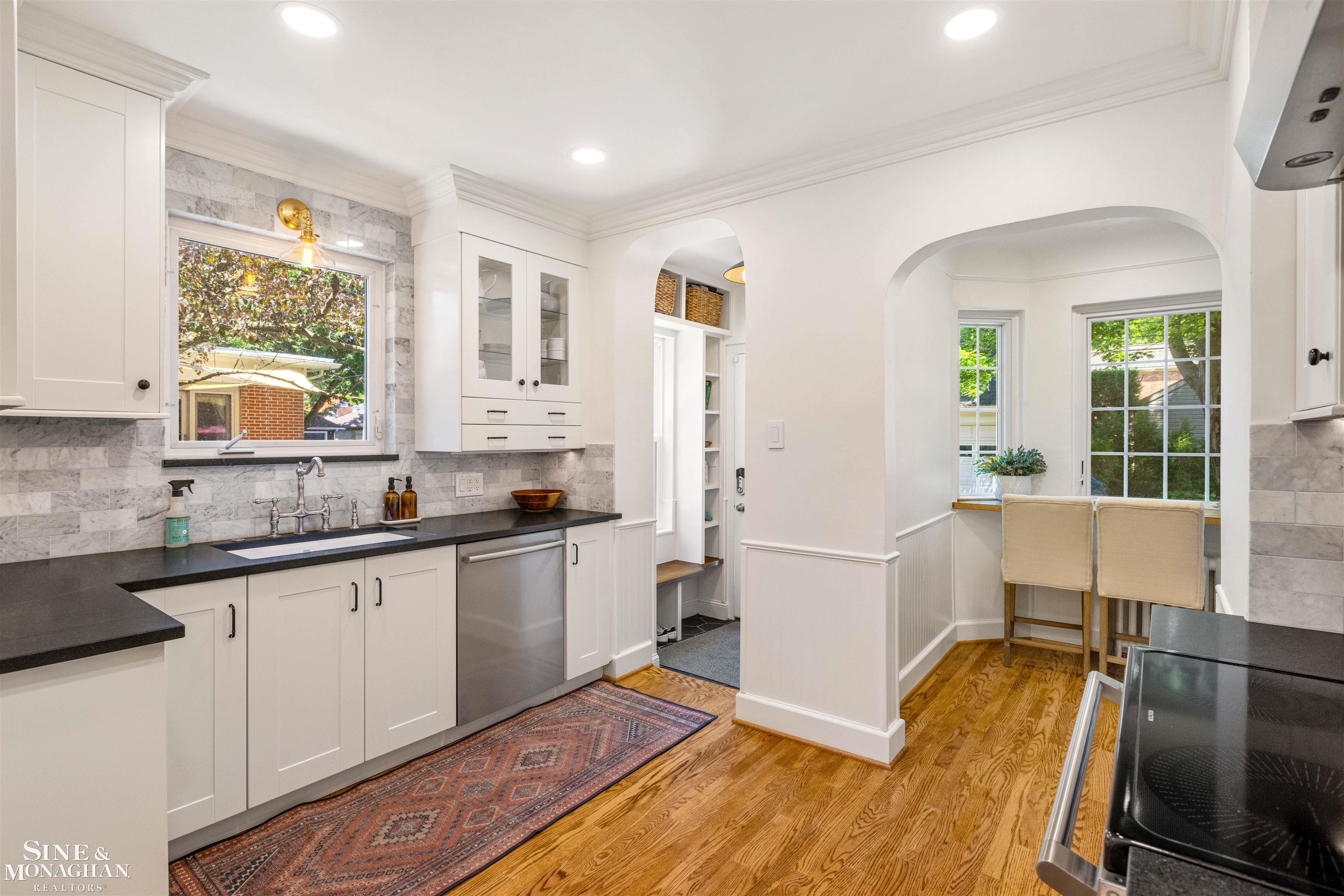 1382 Harvard Road Grosse Pointe, MI 48230 - Photo 13 of 45 50144301-62cd5510-ab83-4bf0-9e21-82cdccf513d3.JPG