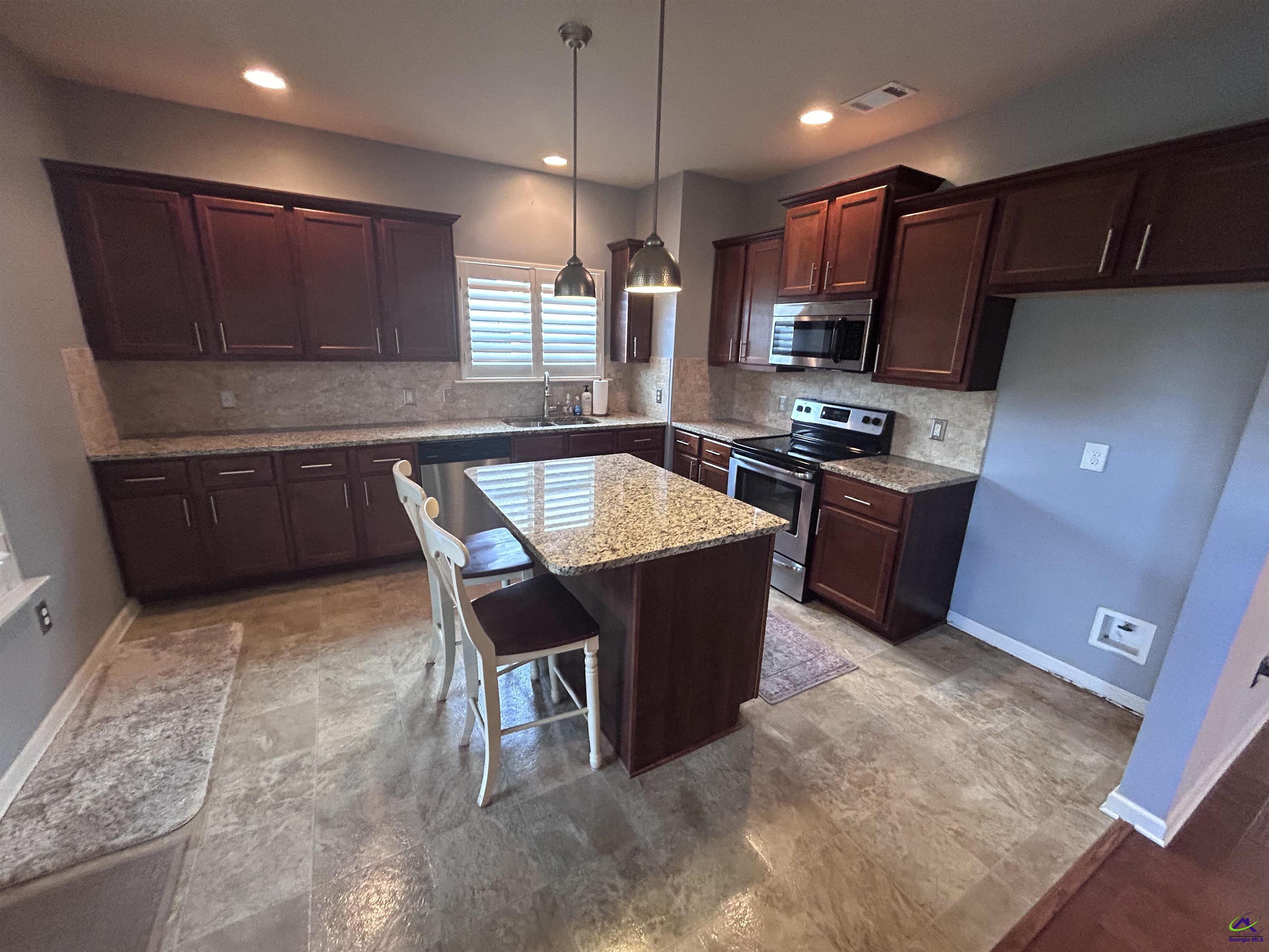 408 Alachua Street Byron, GA 31008 - Photo 8 of 32